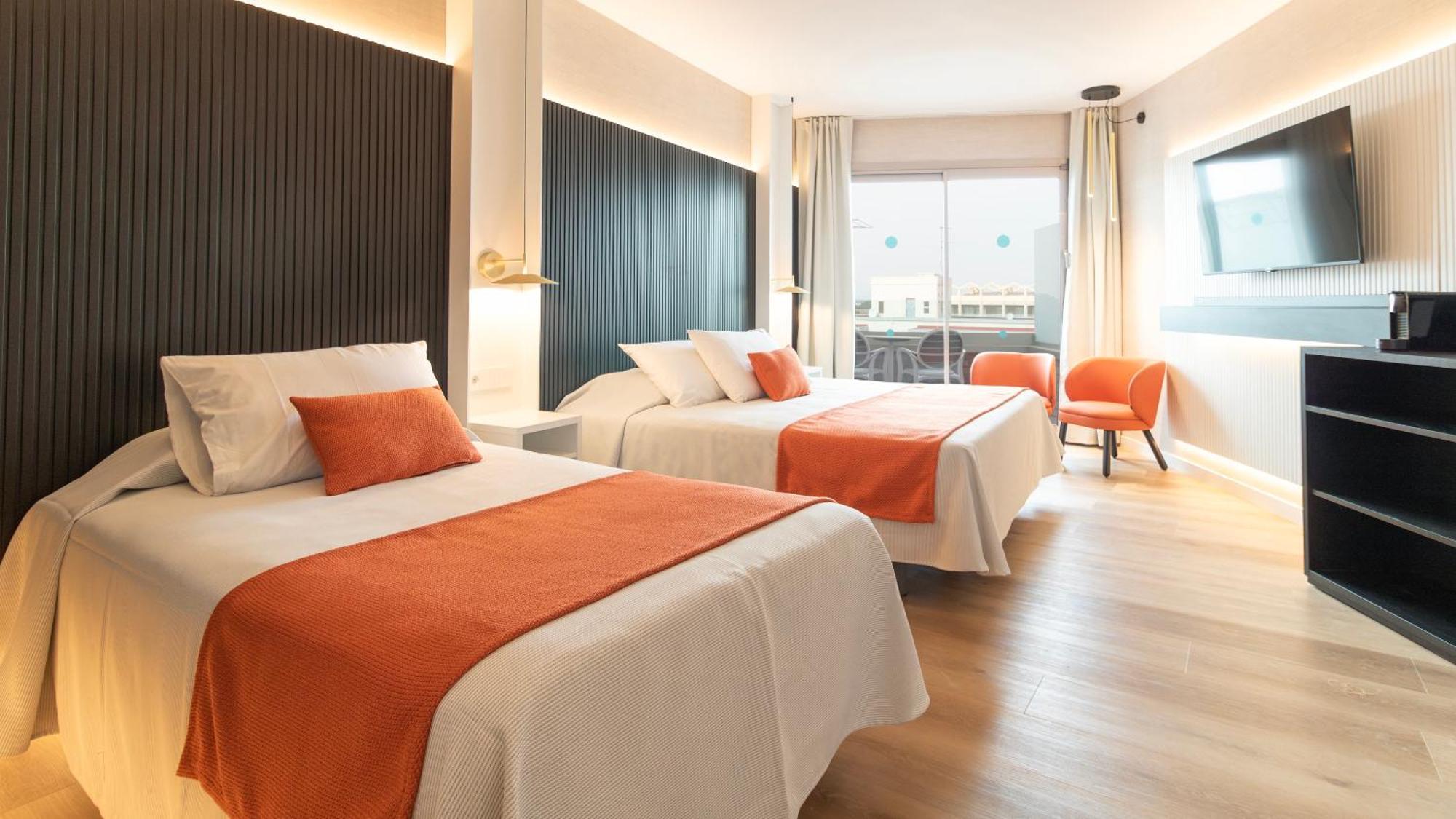 Golden Port & Hotel