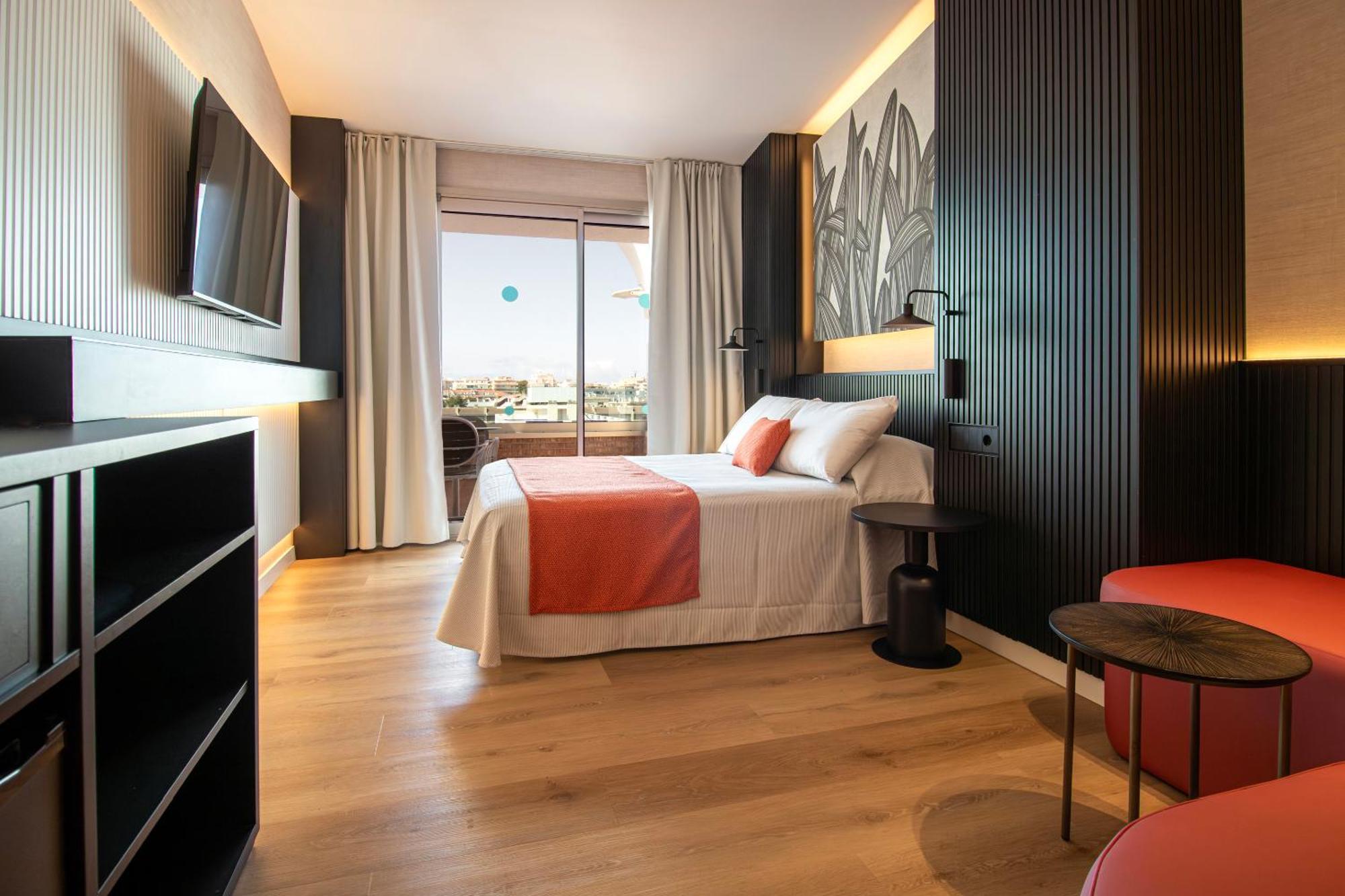 Hotel Golden Port &